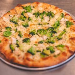 Chicken & Broccoli Pizza
