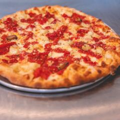 Roma & Garlic Pizza